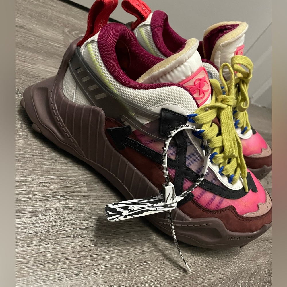 Off white sneakers - Great condition